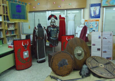 EXPOSICIÓN EN LA BIBLIOTECA DEL COLEGIO